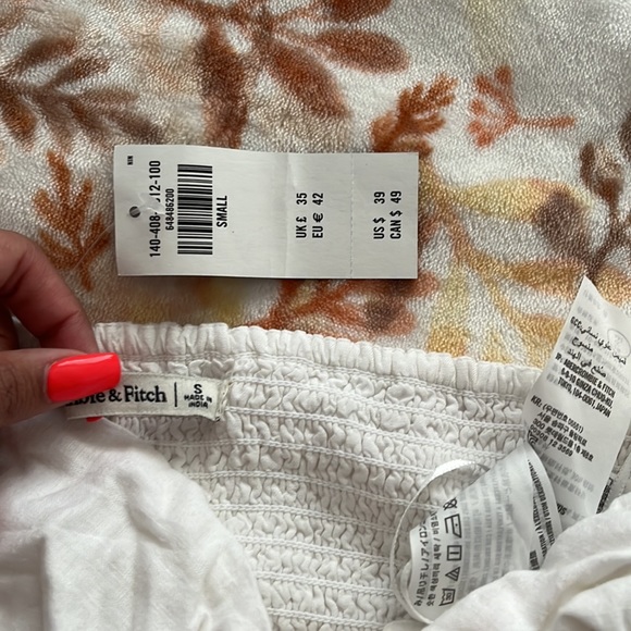 A&F white halter crop top - Picture 4 of 4